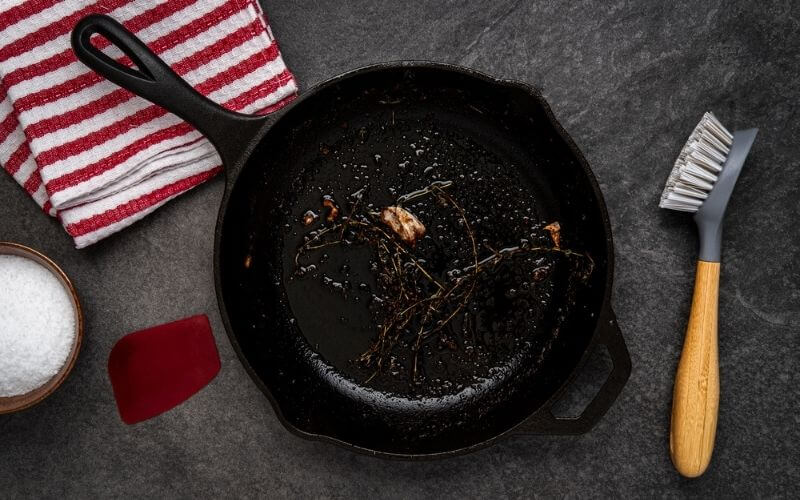 Cast Iron Pan Cleaning 