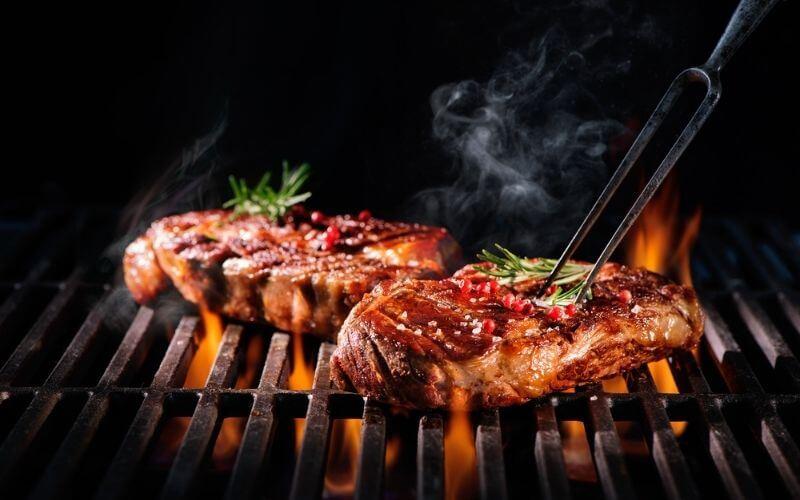 How to Smoke Meat on a Gas Grill: The Best Way to Turn Your Gas Grill into a Smoker
