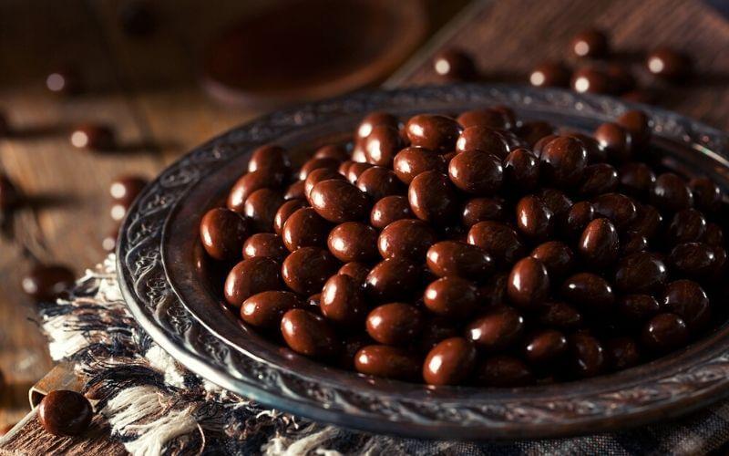 How to Make Chocolate Covered Coffee Beans at Home