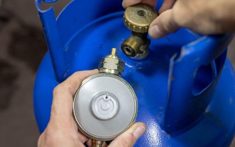 Propane Problems? How to Spot a Bad Regulator & DIY Fixes (When Safe)