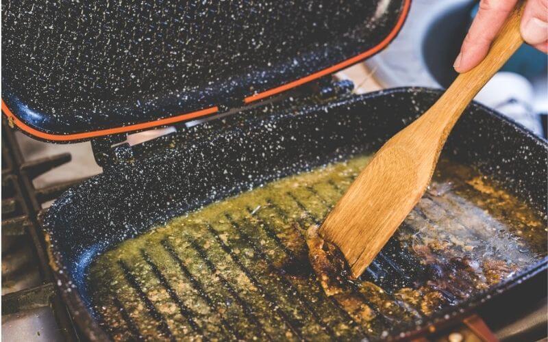 How to Clean Teflon Griddle  