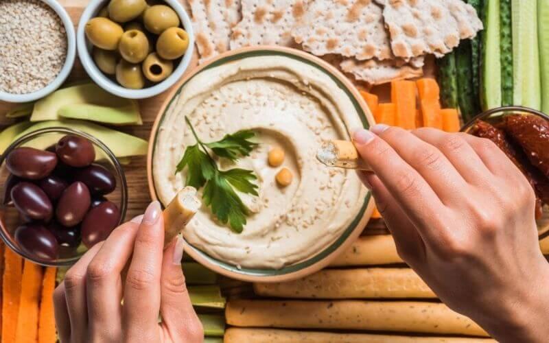 What to Eat with Hummus: How to Make It Taste Even Better!