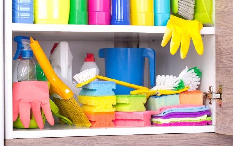 How To Clean Sticky Grease Off Kitchen Cabinets: Quick And Convenient