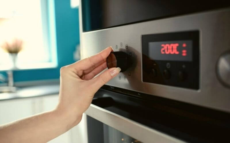 how long to preheat gas oven to 425