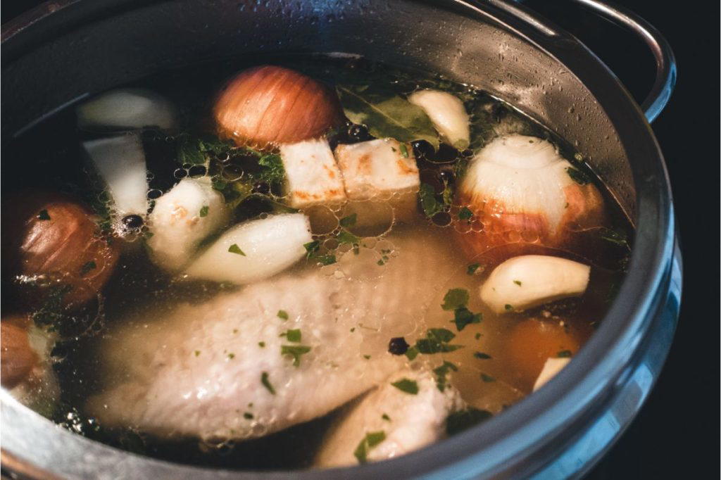 14 Easy Ways To Substitute For Chicken Broth