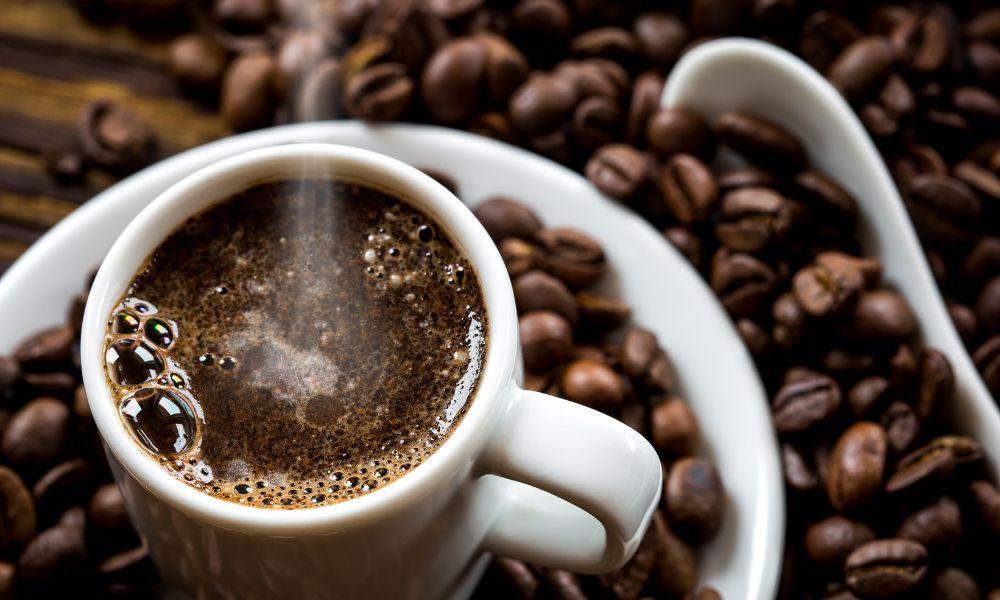 How Hot Is Coffee Supposed to Be Served? The Facts According to Science 4