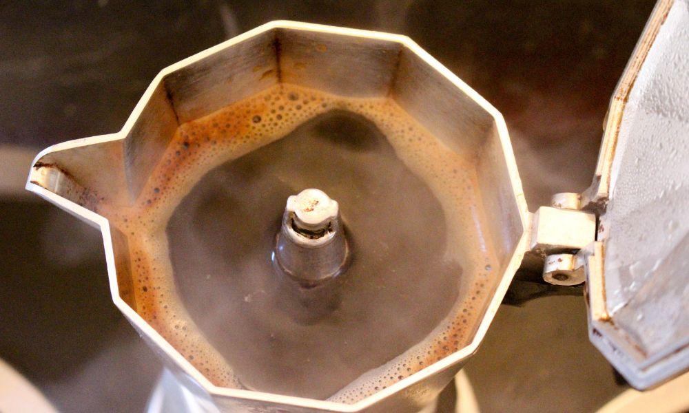 Sour Coffee Moka Pot: Causes and Solutions 2
