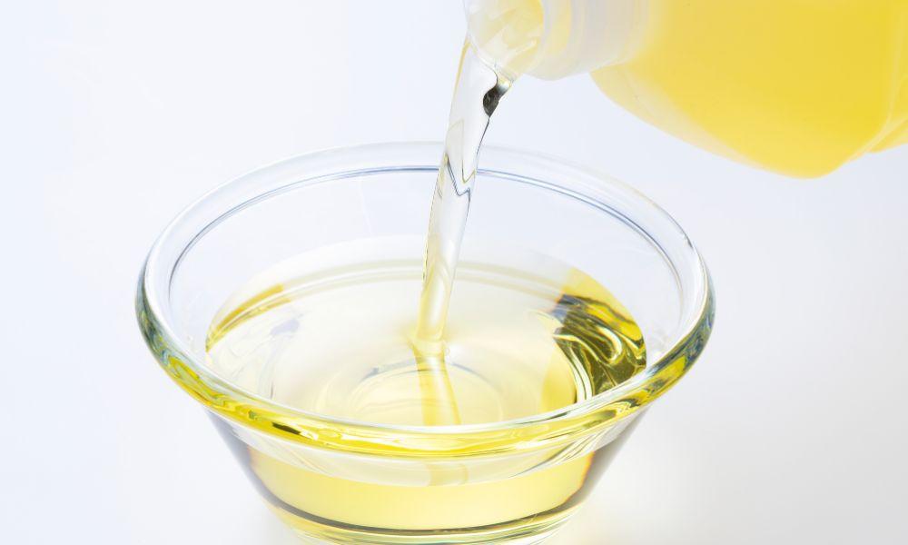How Long Does Vegetable Oil Last Once Opened? Tips for Storage and Shelf Life 2