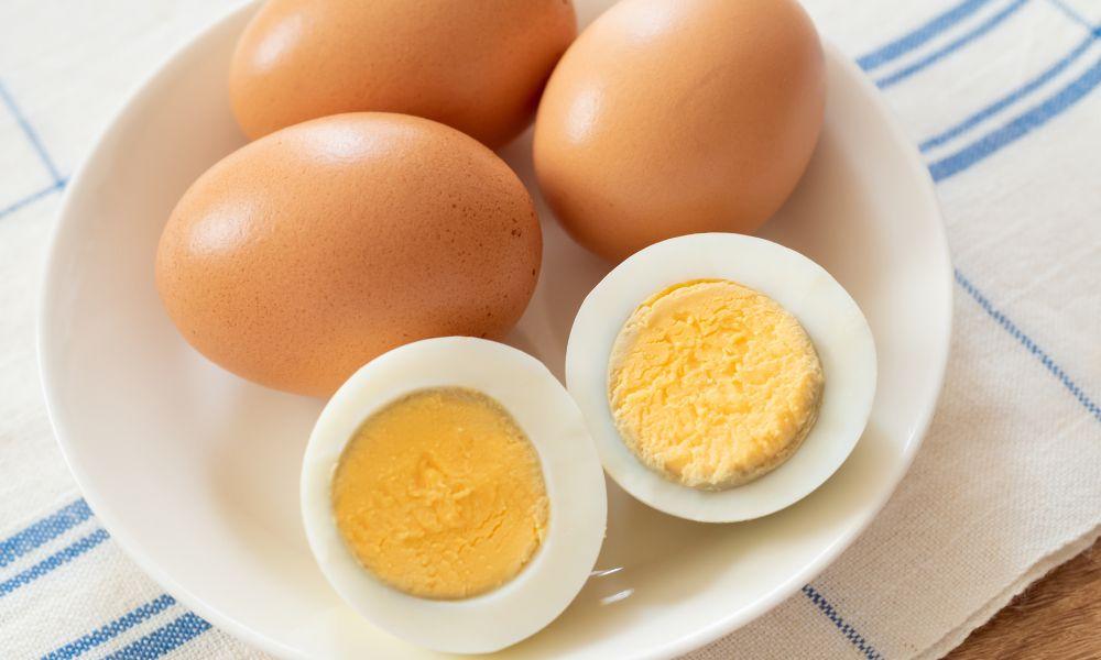 how long can hard boiled eggs last in the fridge