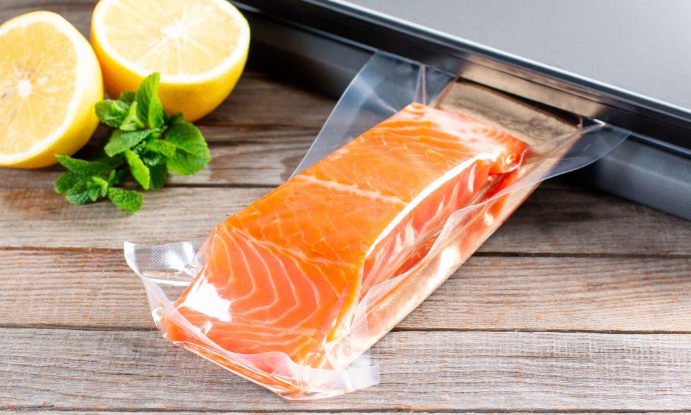 how long does cooked salmon last in fridge