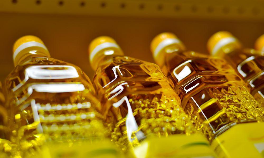 how long does vegetable oil last once opened