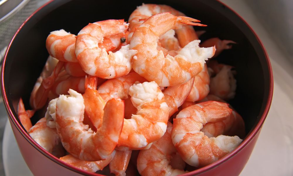 Defrosting Frozen Cooked Prawns: Quick & Easy Methods Revealed! 5