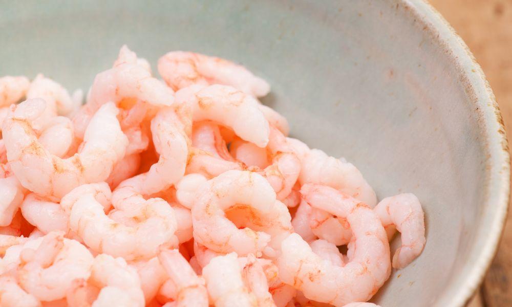 Defrosting Frozen Cooked Prawns: Quick & Easy Methods Revealed! 2