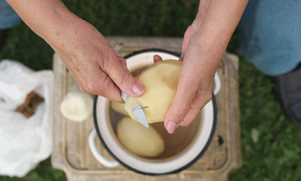 Maximizing Freshness: How Long Can Peeled Potatoes Last in the Fridge? 3