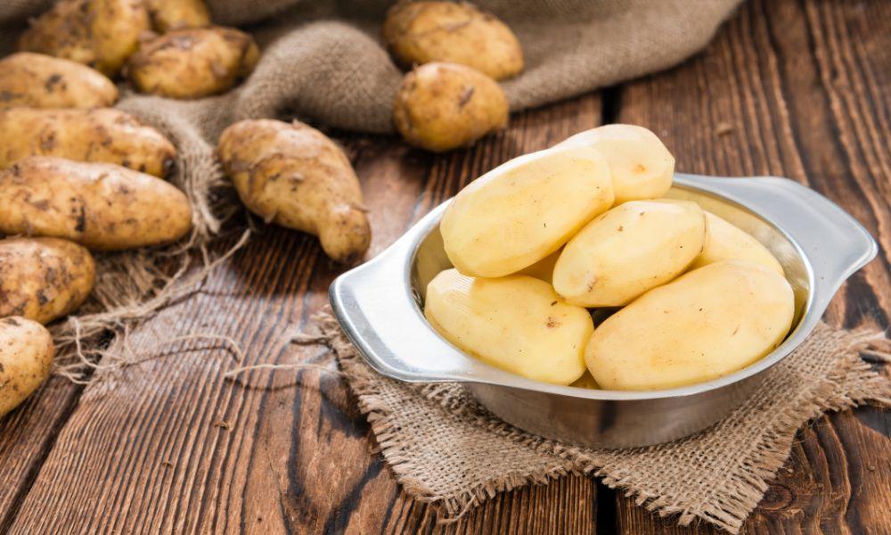 Maximizing Freshness: How Long Can Peeled Potatoes Last in the Fridge? 2