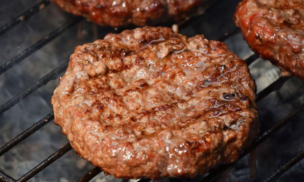 Burger Pink Demystified: Unlocking the Science of Cooked Burgers 1