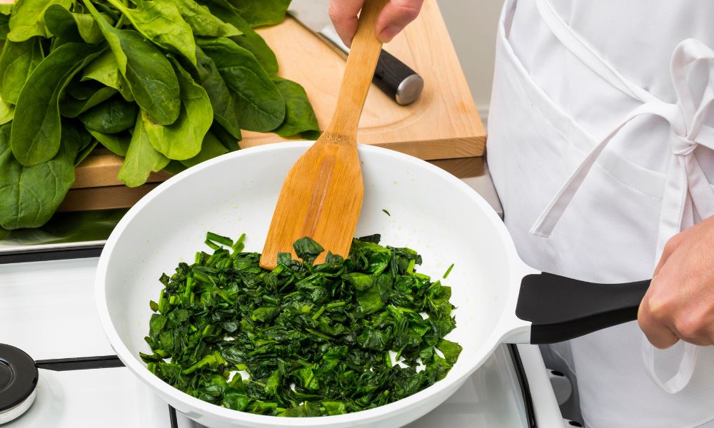 How Long Does Cooked Spinach Last in the Fridge? Tips for Fresh & Safe Storage 1