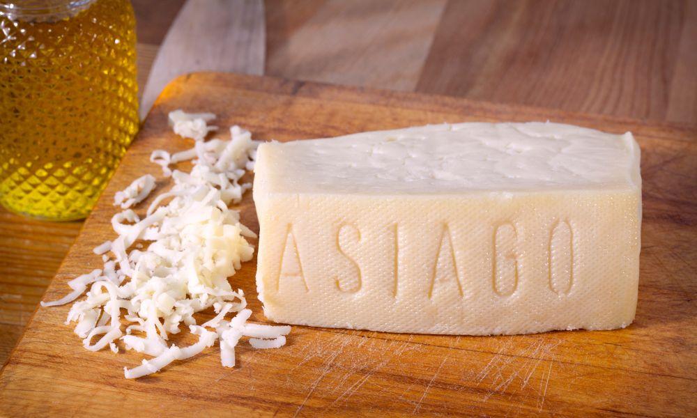 <strong>Exploring Delicious Substitutes for Pecorino Cheese</strong> 3