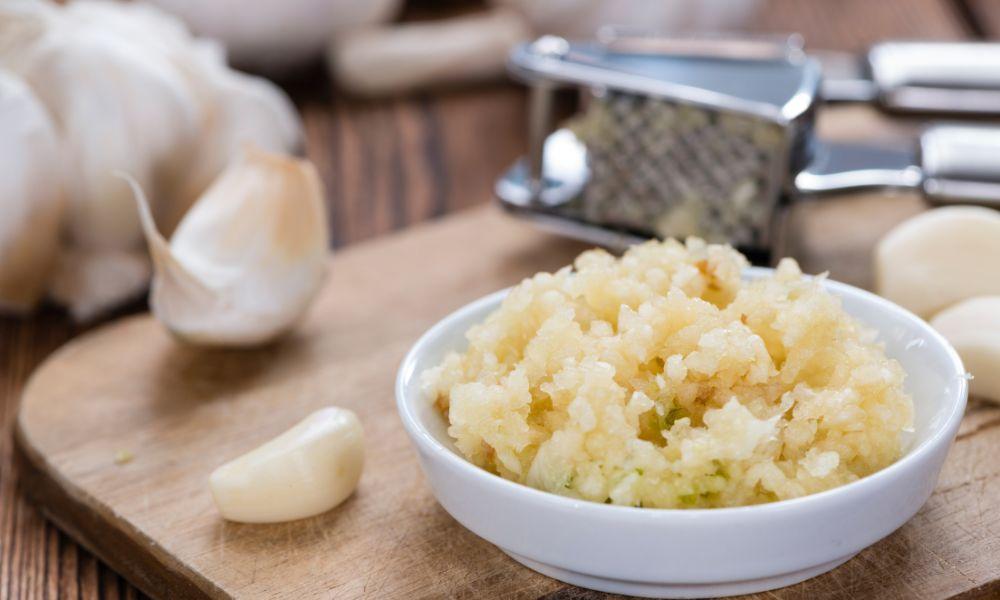 Pressing Garlic: Your Ultimate Guide to Elevated Flavors 4