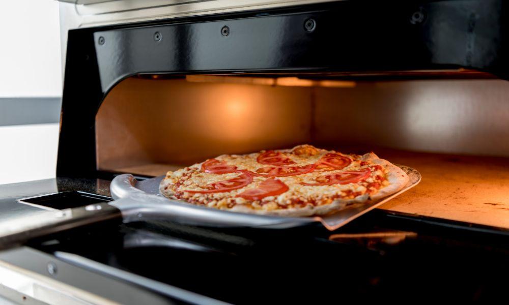 Revealing the Secrets of Perfect Homemade Pizza: Oven Temperature and Techniques 1
