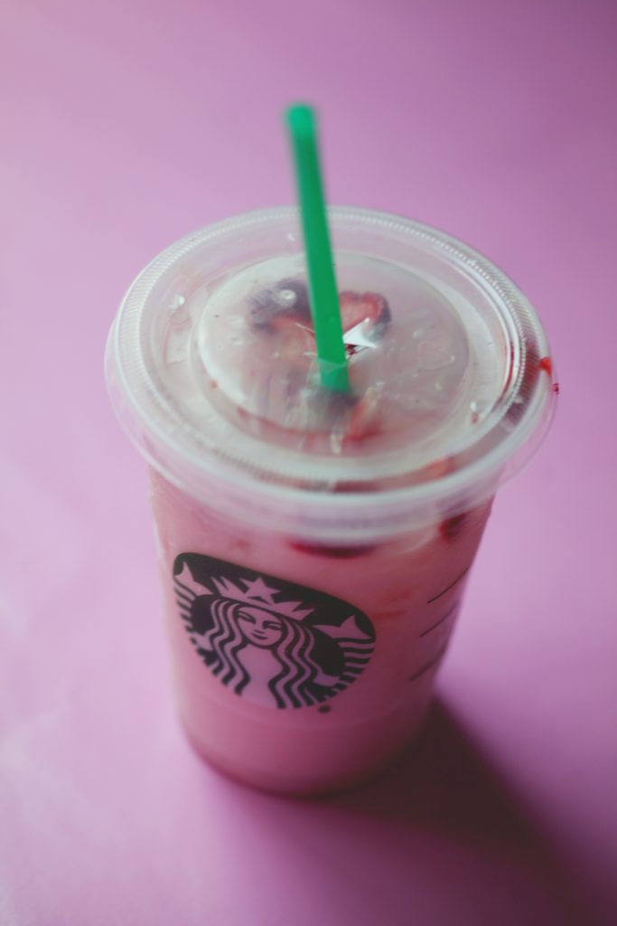 how to make the strawberry coconut drink from starbucks