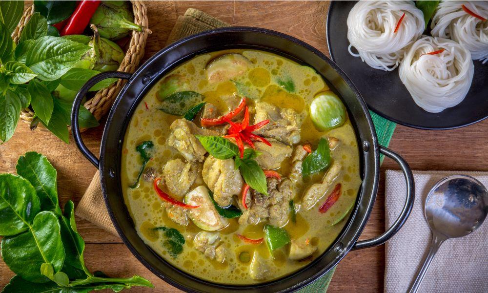 Thai Curry vs Indian Curry: The Essence of Flavors Unearthed 1