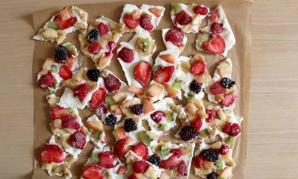 Easy Summer Snack:Frozen Yogurt Bark with Berries 13