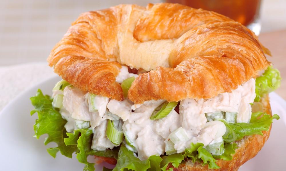Chicken sandwich with mayonnaise
