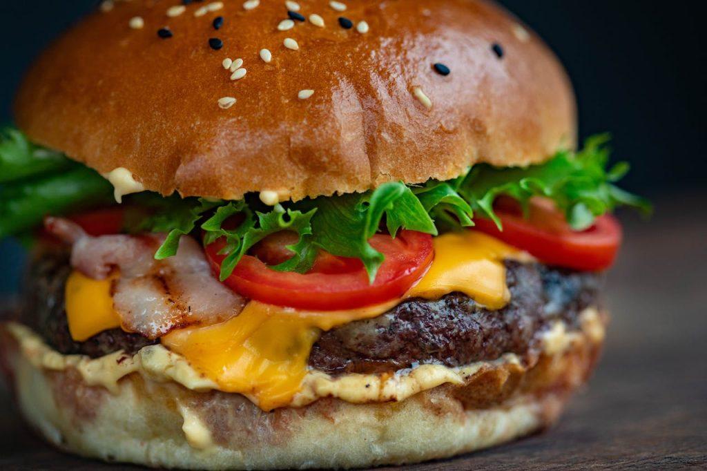 Hamburger and Cheeseburger: What's the difference? 26