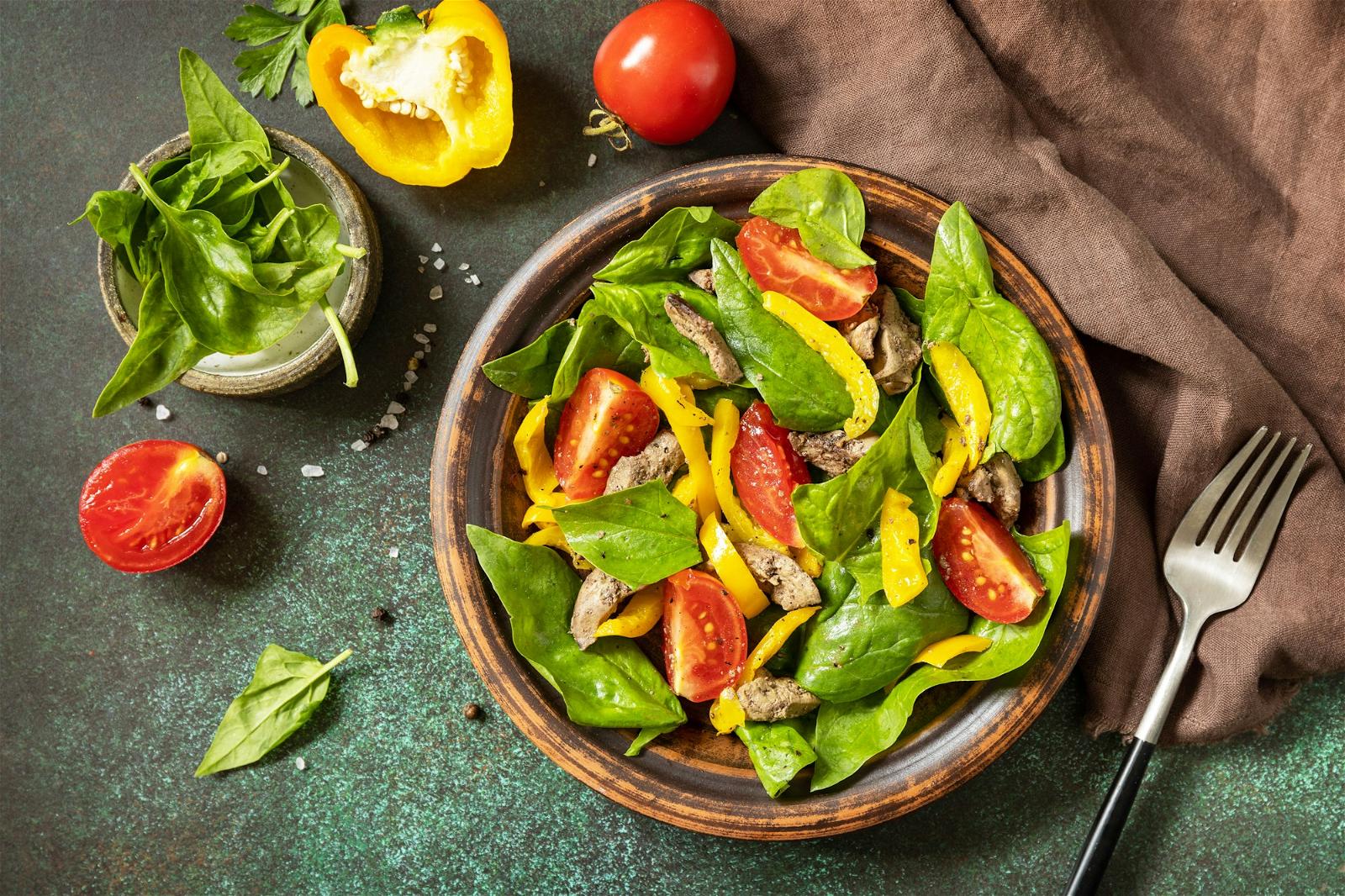 Chicken Liver Salad: Is it Healthy? Recipes + Expert Tips